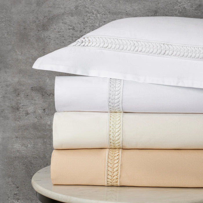 Wreath Fitted Sheet by Home Treasures — bedding fabric and finishing detail