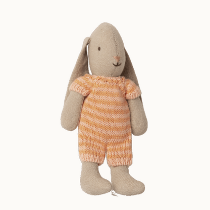 Bunny in Knitted Suit -micro