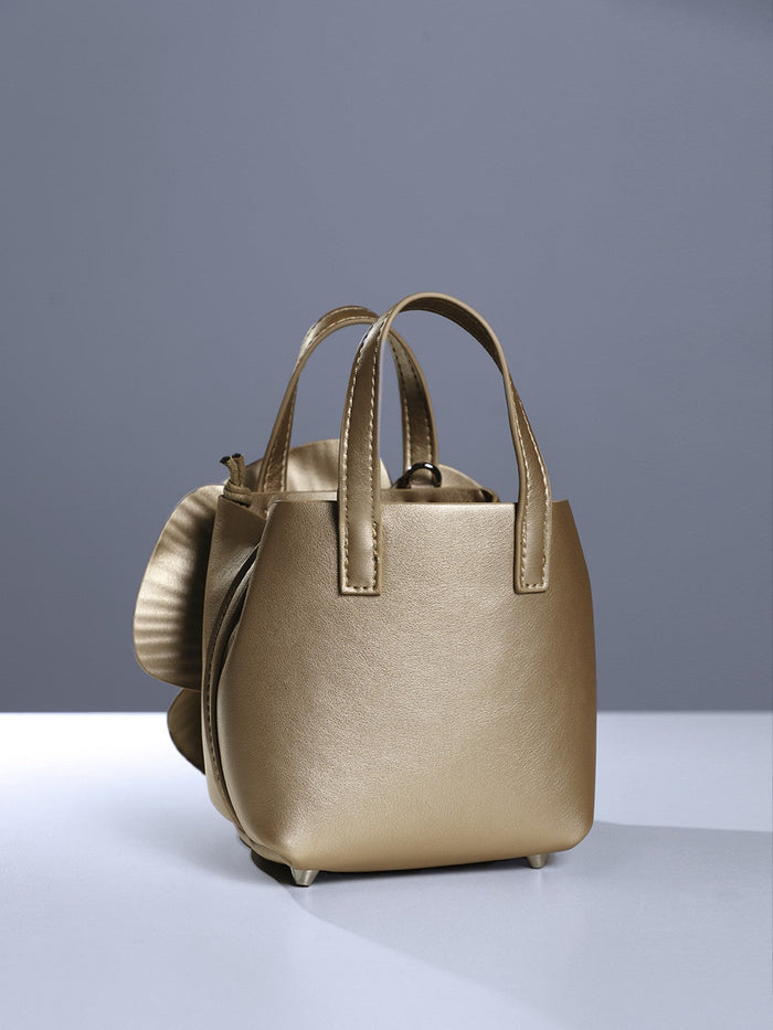 Acsah Leather Flower Bag In Gold