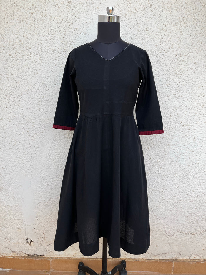 Kumud - Black Cotton with Maroon Cotton