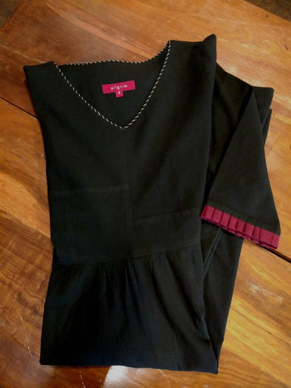 Kumud - Black Cotton with Maroon Cotton