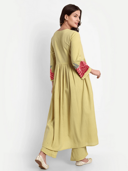 Kurta Set With Heavy Embroidery Sleeves