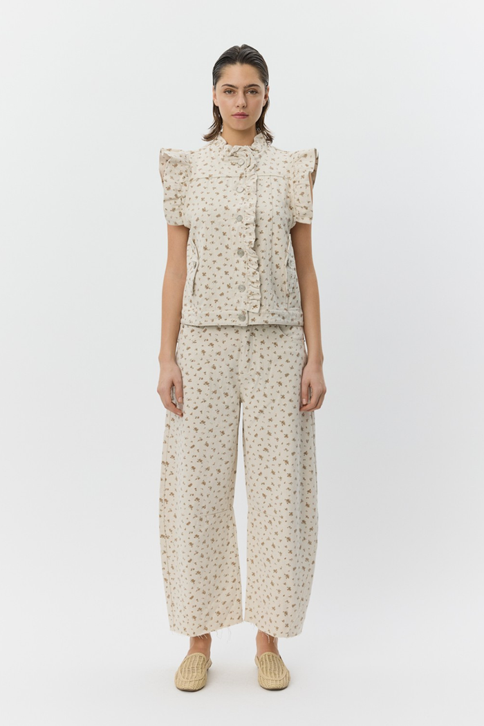 Front view of Sofie Schnoor S261215 Farahsw Frill Sleeve Gilet – Rose Flower by Sofie Schnoor, shop Sofie Schnoor at Dotique
