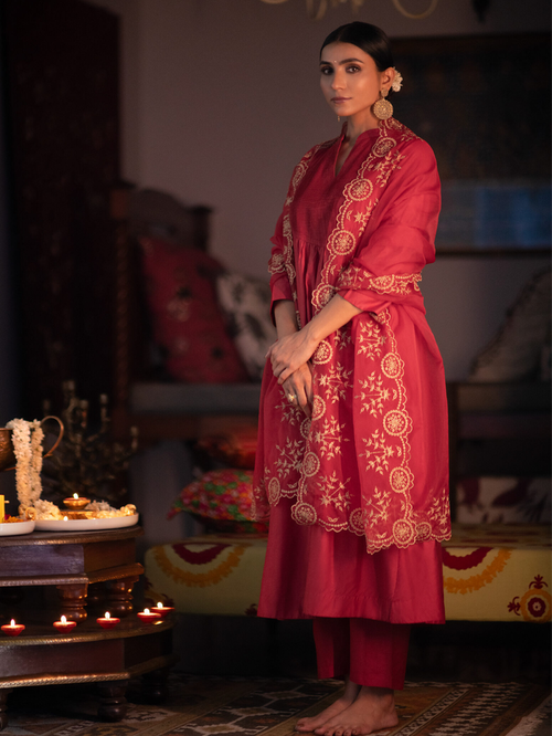 Stunning Red Chanderi Suit Set with Zari Work Dupatta & Matching Pants