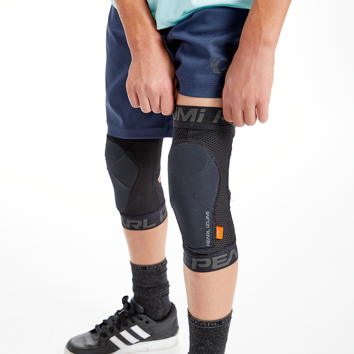 color:BLACK||view:SKU Image Detail||gender:Kids||seo:Youth Summit Knee Pads