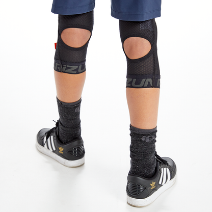 color:BLACK||view:SKU Image Detail||gender:Kids||seo:Youth Summit Knee Pads